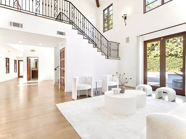 1805 Outpost Drive, Los Angeles CA 90068