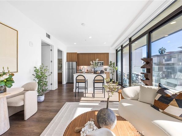 709 E Walnut Street 315, Pasadena CA 91101