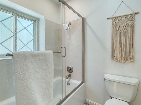 3025 Hollywell Place, Glendale CA 91206