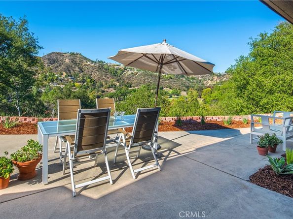 3025 Hollywell Place, Glendale CA 91206