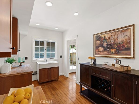 1070 Marengo Avenue N, Pasadena CA 91103