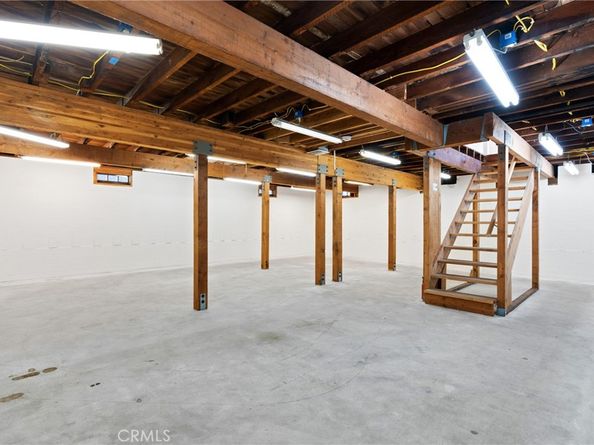 1070 Marengo Avenue N, Pasadena CA 91103