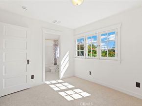 1070 Marengo Avenue N, Pasadena CA 91103