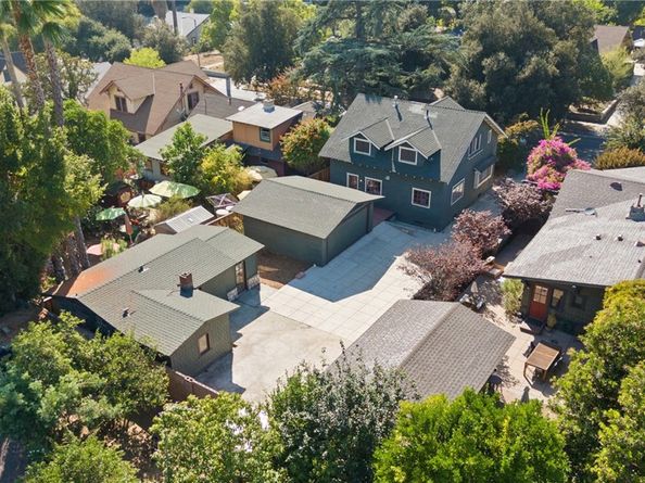 1070 Marengo Avenue N, Pasadena CA 91103