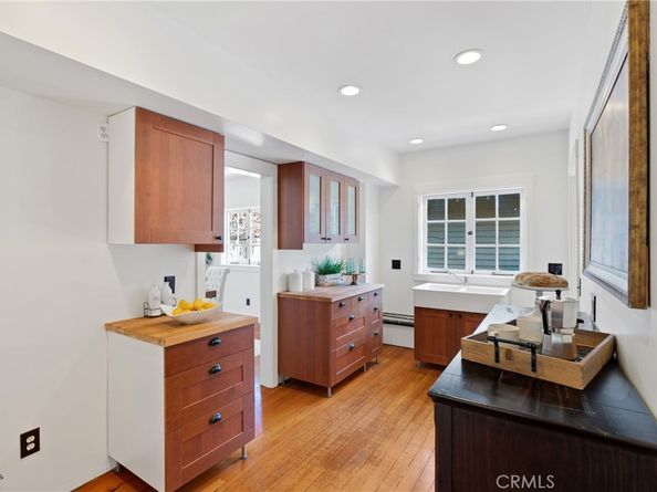 1070 Marengo Avenue N, Pasadena CA 91103