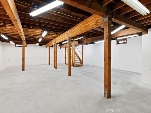 1070 Marengo Avenue N, Pasadena CA 91103
