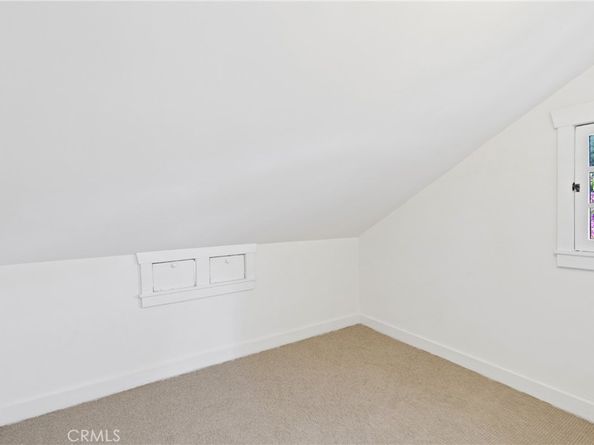 1070 Marengo Avenue N, Pasadena CA 91103