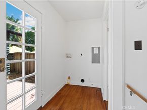 1070 Marengo Avenue N, Pasadena CA 91103