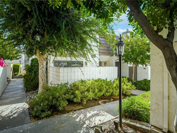 584 W Huntington Drive A, Arcadia CA 91007