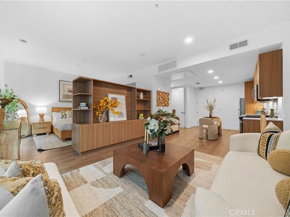 709 E Walnut Street 318, Pasadena CA 91101