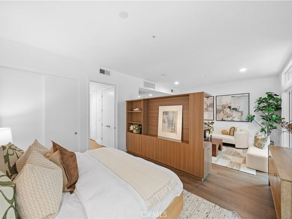 709 E Walnut Street 318, Pasadena CA 91101