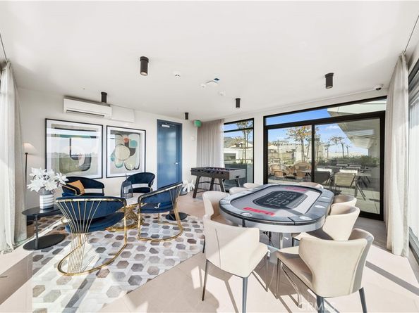 709 E Walnut Street 318, Pasadena CA 91101