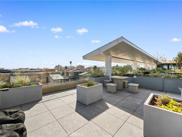 709 E Walnut Street 318, Pasadena CA 91101