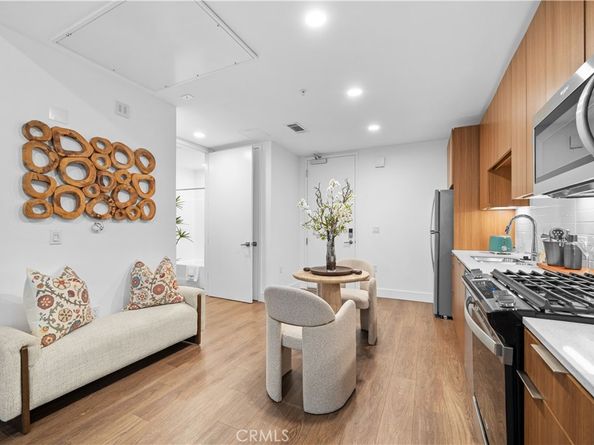 709 E Walnut Street 318, Pasadena CA 91101