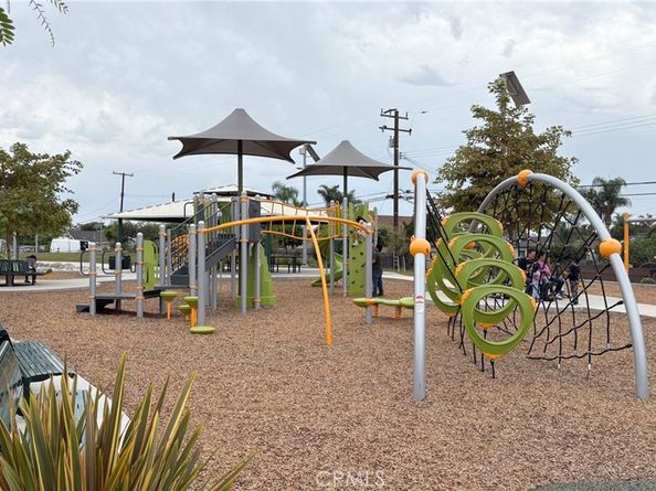1106 W 204th Street, Torrance CA 90502