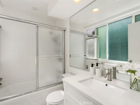 540 Kelton Avenue 204, Los Angeles CA 90024