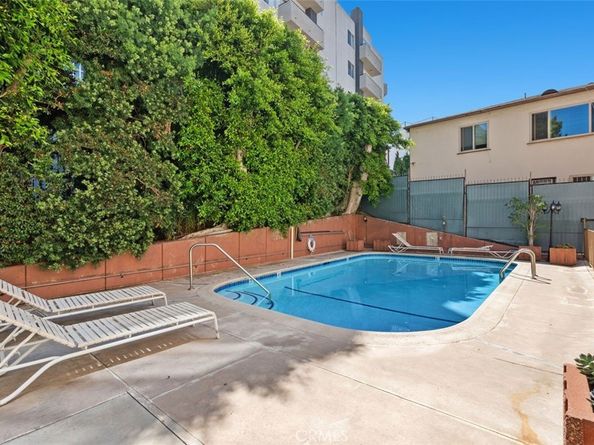 540 Kelton Avenue 204, Los Angeles CA 90024
