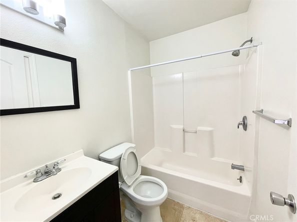 1238 W 35th Street, Los Angeles CA 90007