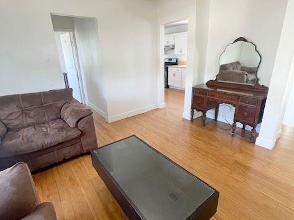 1238 W 35th Street, Los Angeles CA 90007