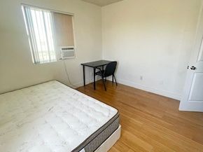1238 W 35th Street, Los Angeles CA 90007