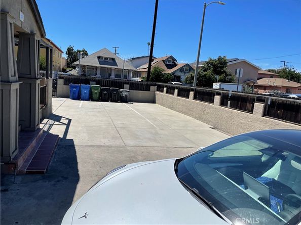 1238 W 35th Street, Los Angeles CA 90007