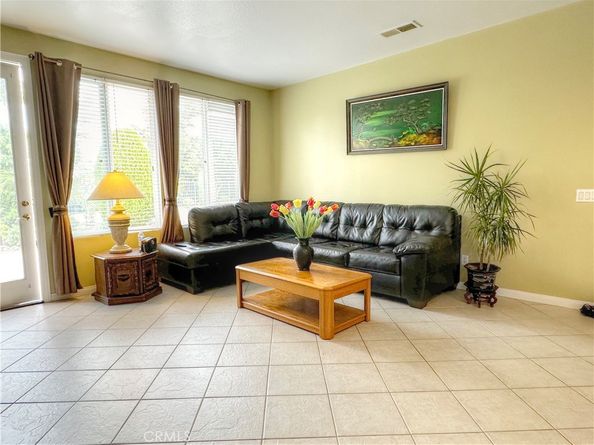 3192 Sycamore Heights Place, Escondido CA 92027