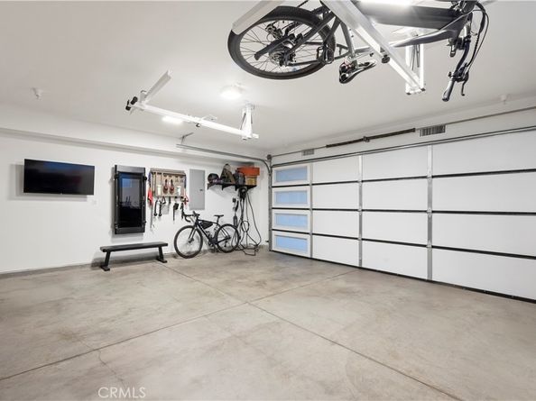 922 N Ridgewood Pl, Los Angeles CA 90038