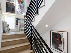 922 N Ridgewood Pl, Los Angeles CA 90038