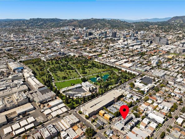 922 N Ridgewood Pl, Los Angeles CA 90038