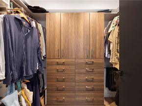 922 N Ridgewood Pl, Los Angeles CA 90038