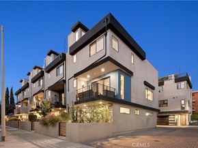 922 N Ridgewood Pl, Los Angeles CA 90038
