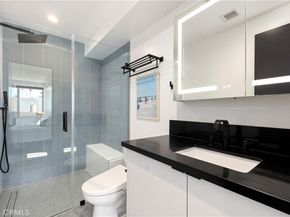 922 N Ridgewood Pl, Los Angeles CA 90038