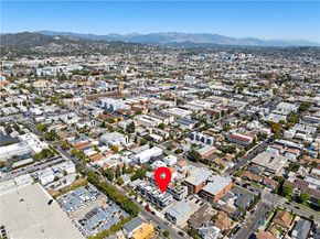 922 N Ridgewood Pl, Los Angeles CA 90038