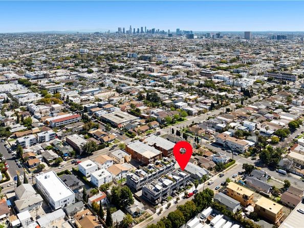922 N Ridgewood Pl, Los Angeles CA 90038