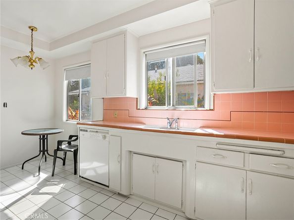 6633 Riverton Avenue, North Hollywood CA 91606