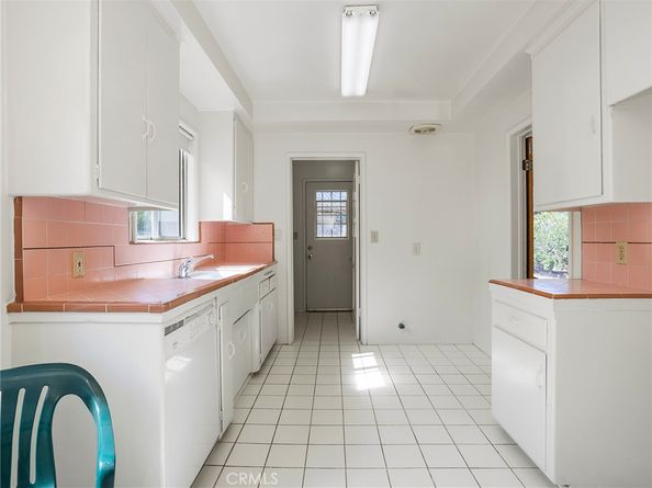 6633 Riverton Avenue, North Hollywood CA 91606