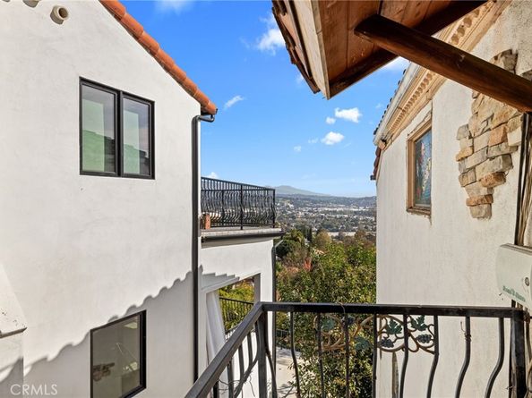 3916 Carnavon, Los Angeles CA 90027