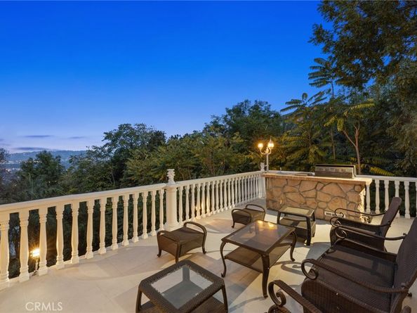 3916 Carnavon, Los Angeles CA 90027