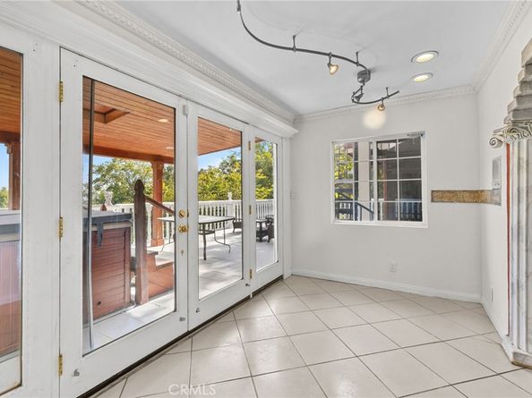 3916 Carnavon, Los Angeles CA 90027