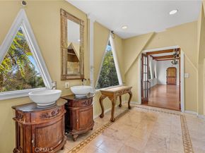 3916 Carnavon, Los Angeles CA 90027