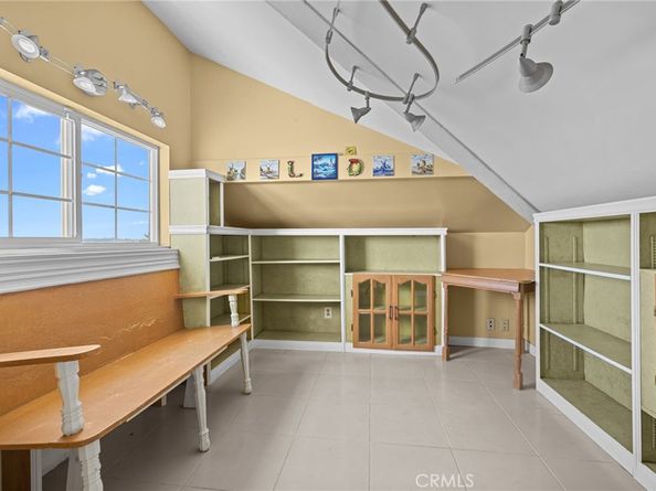 3916 Carnavon, Los Angeles CA 90027