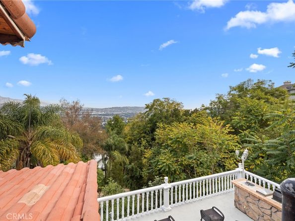 3916 Carnavon, Los Angeles CA 90027