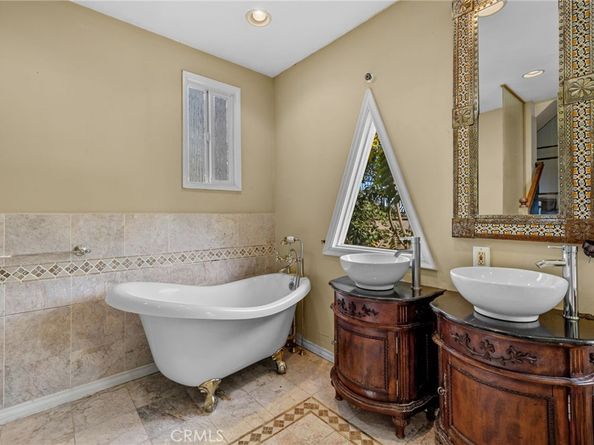 3916 Carnavon, Los Angeles CA 90027