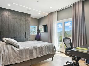 2806 Manhattan, La Crescenta CA 91214