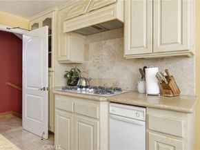 4177 S Cloverdale, Los Angeles CA 90008