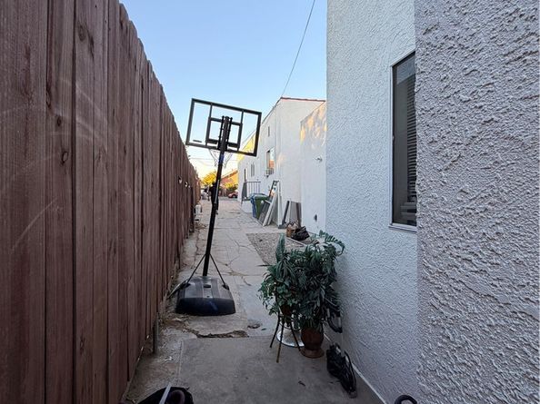 2718 Malabar, Los Angeles CA 90033