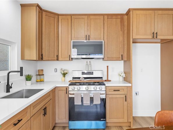 9008 Baring Cross, Los Angeles CA 90044