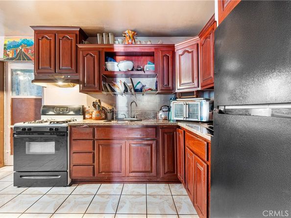 712 W 7th, Pomona CA 91766