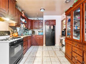 712 W 7th, Pomona CA 91766