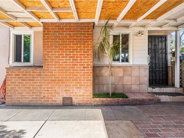 712 W 7th, Pomona CA 91766